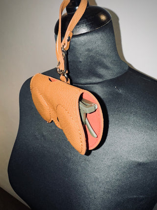 Porte lunettes en cuir