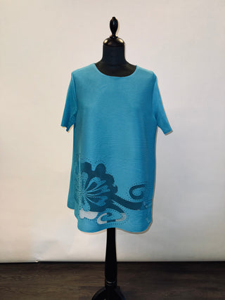 T-shirt bleu plissé